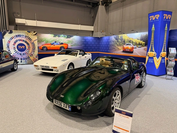  Nec Lit Walls